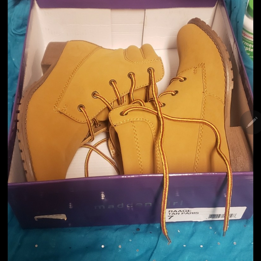 Steve Madden Mustard Lace-Up Boots